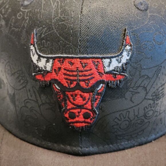 Chicago Bulls Hat - Picture 3 of 11